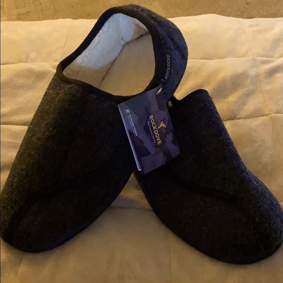 rockdove men's slippers